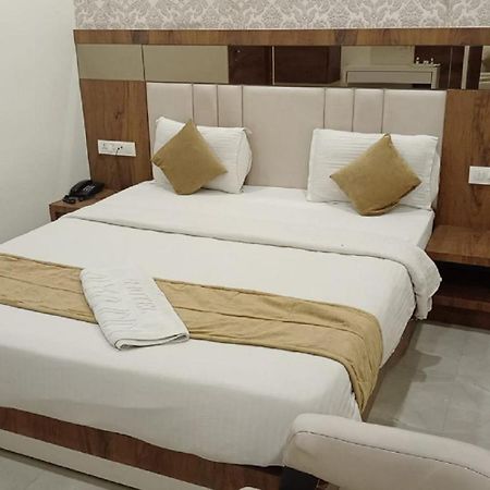 Hotel Alka Inn Ahmedabad Eksteriør bilde