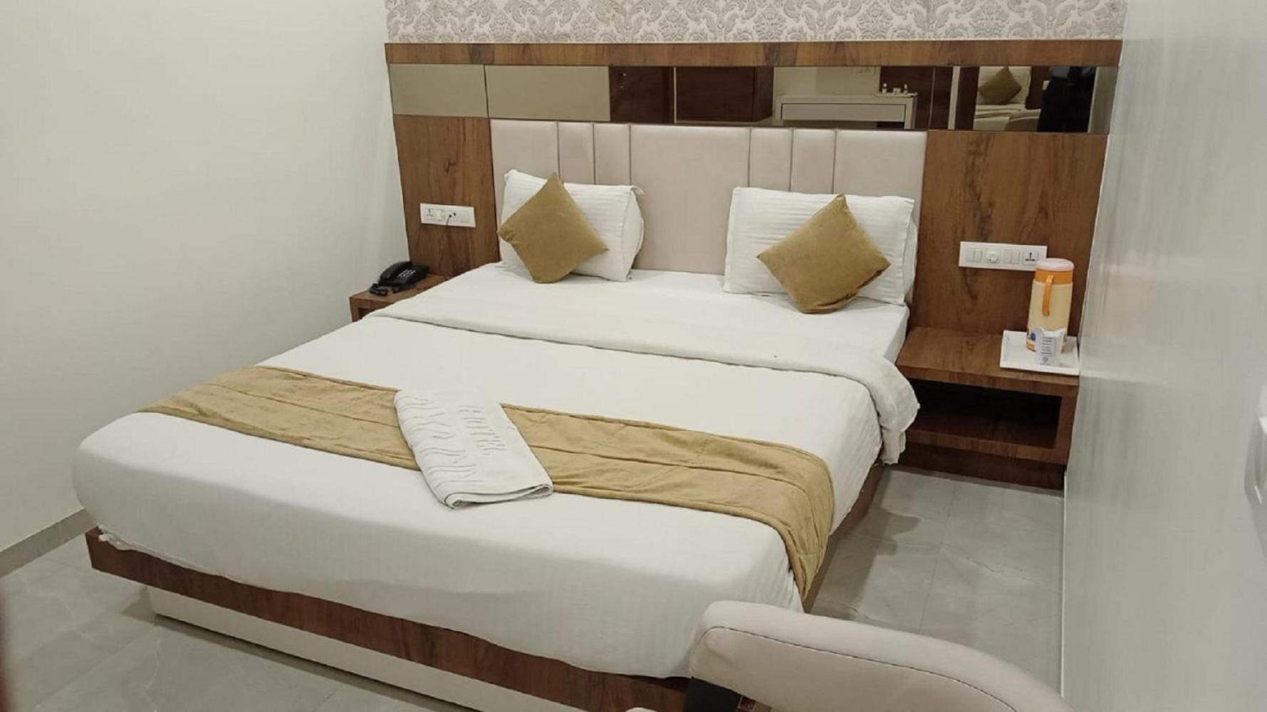 Hotel Alka Inn Ahmedabad Eksteriør bilde